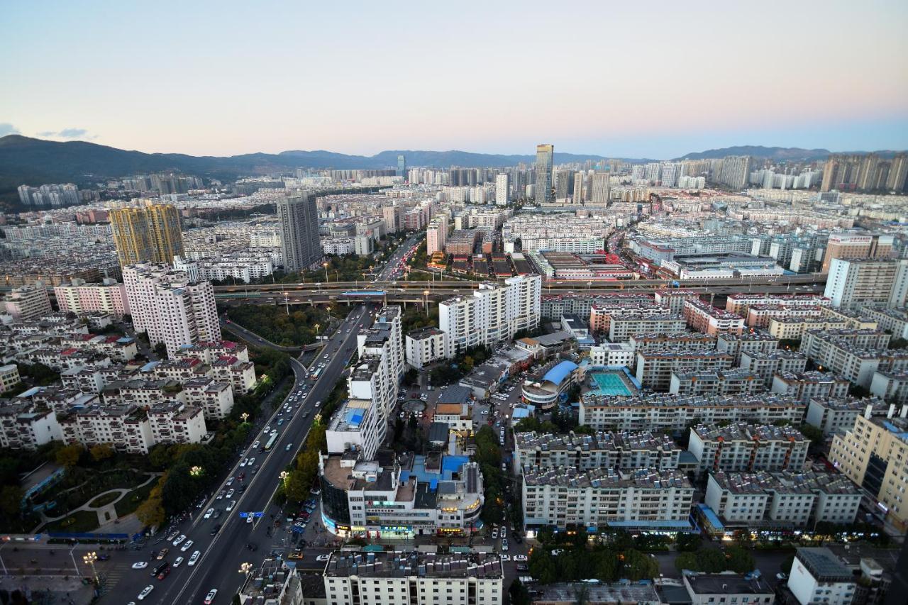 Kunming Hotel High Sky View Hotel Esterno foto