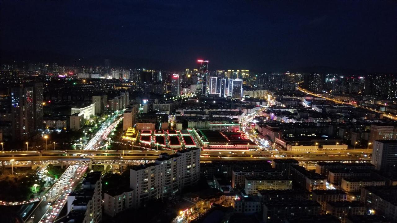 Kunming Hotel High Sky View Apartment Esterno foto