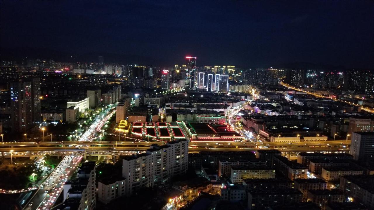 Kunming Hotel High Sky View Hotel Esterno foto